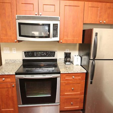 Luxury 2 Bedroom By Rittenhouse Philadelphia Room photo